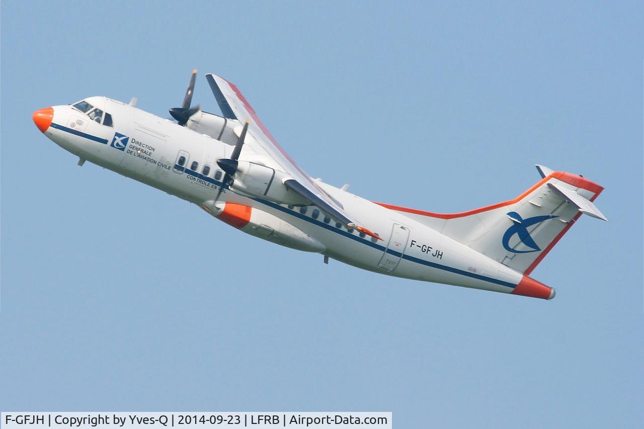 F-GFJH, 1987 ATR 42-300 C/N 049, ATR 42-300, ILS unit calibration, Brest-Bretagne Airport (LFRB-BES)