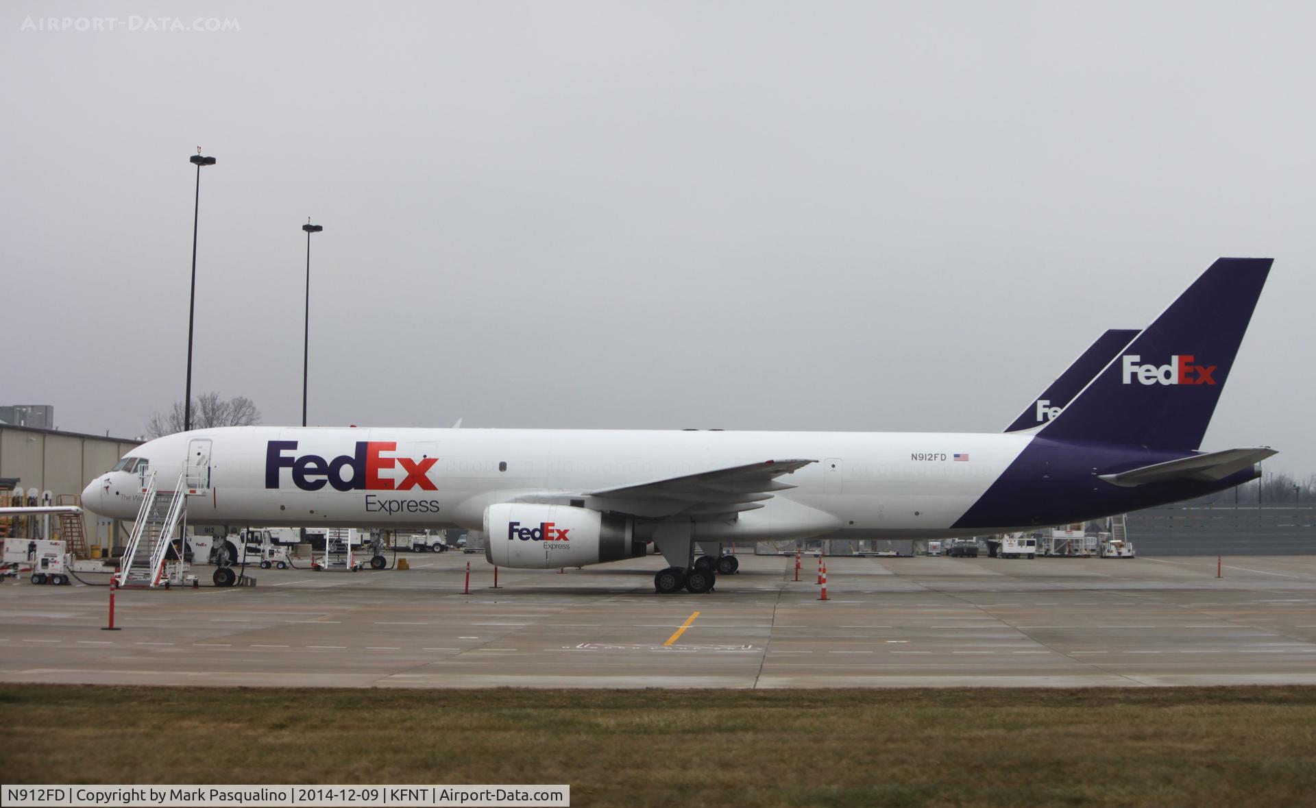 N912FD, 1988 Boeing 757-28A C/N 24260, Boeing 757-200
