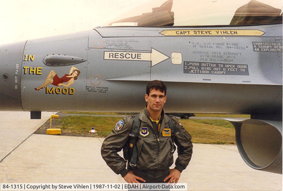 84-1315, General Dynamics F-16C Fighting Falcon C/N 5C-152, Me in front of my jet 