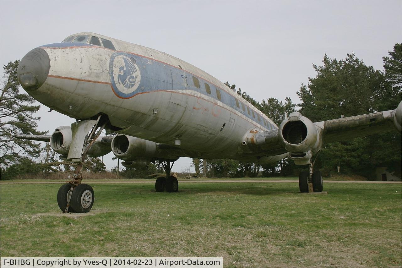 F-BHBG, 1955 Lockheed L-1049G Super Constellation C/N 4626, Lockheed 1049G 82, Displayed in deteriorating conditions (severe corrosion, sacked cockpit...) at Plonéis near Quimper