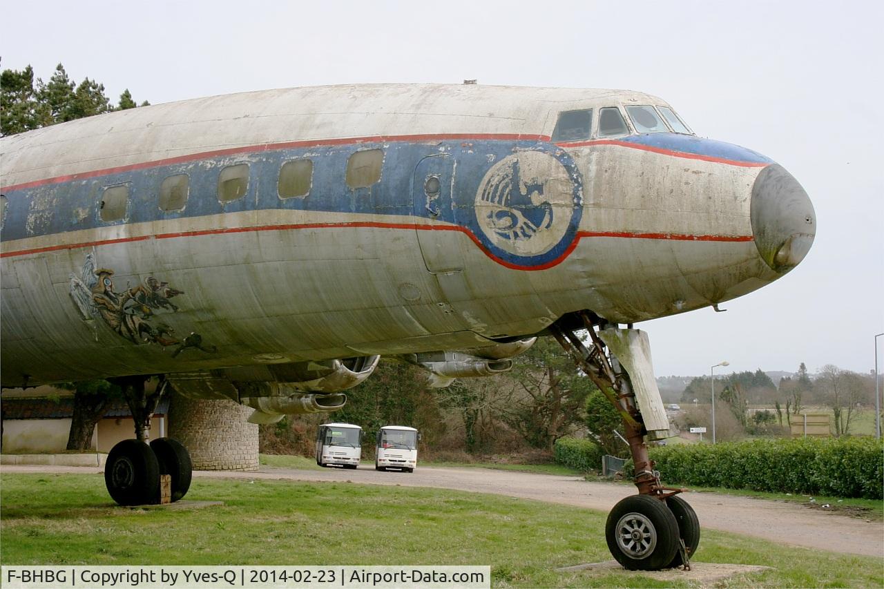 F-BHBG, 1955 Lockheed L-1049G Super Constellation C/N 4626, Lockheed 1049G 82, Displayed in deteriorating conditions (severe corrosion, sacked cockpit...) at Plonéis near Quimper
