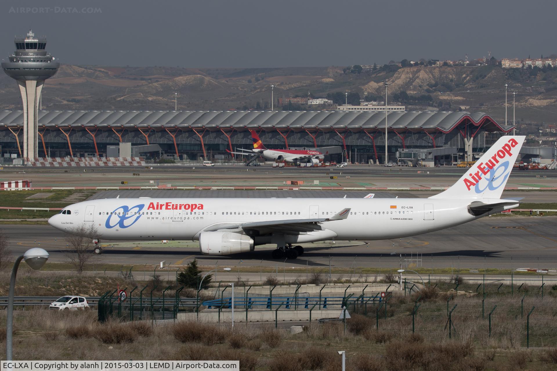 EC-LXA, 2005 Airbus A330-343X C/N 670, Taxying for departure