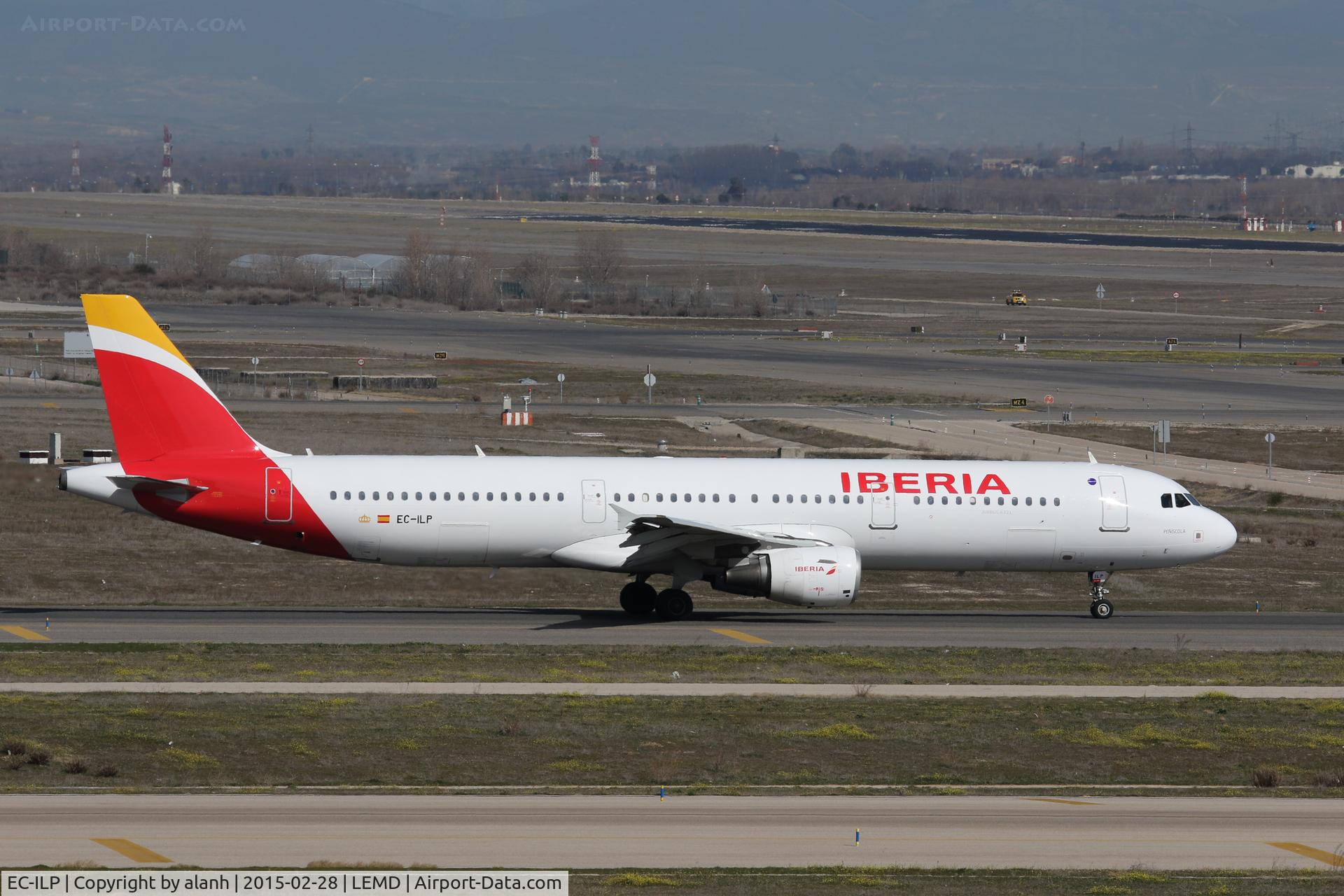 EC-ILP, 2002 Airbus A321-211 C/N 1716, Taxying for departure; in the new colour scheme