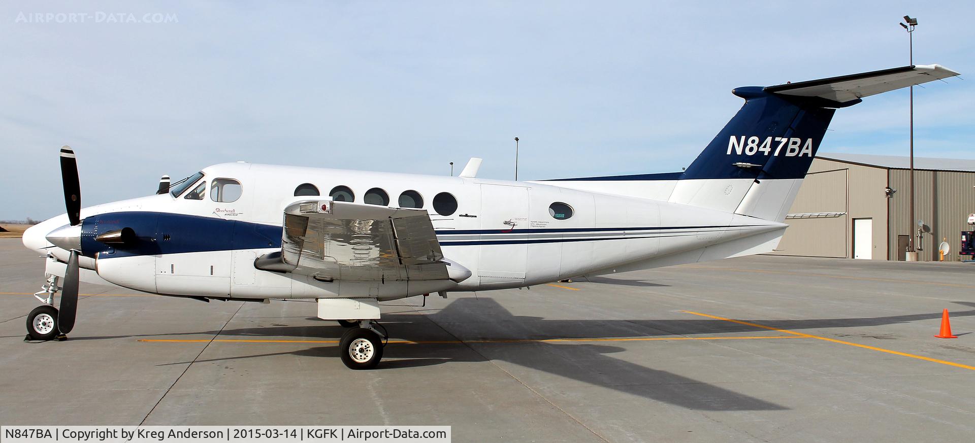 N847BA, 1981 Beech 200 Super King Air C/N BB-847, Beech 200 Super King Air on the ramp in Grand Forks, ND.