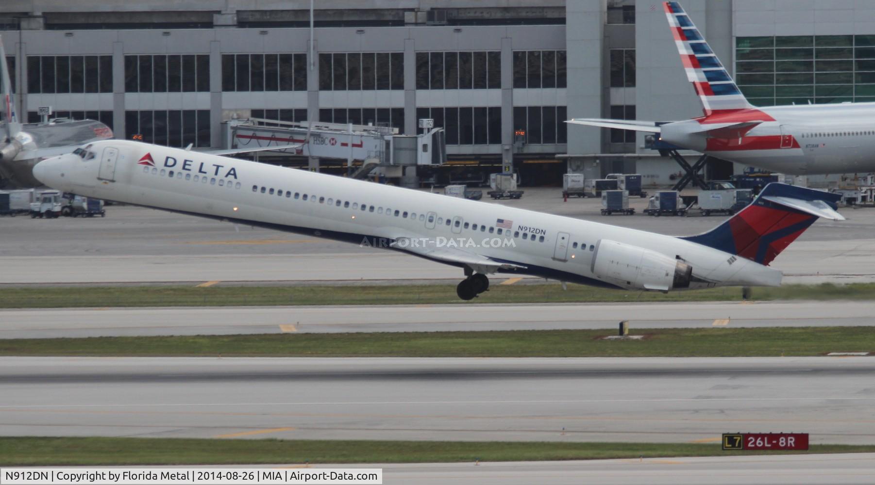 N912DN, 1996 McDonnell Douglas MD-90-30 C/N 53392, Delta MD-90