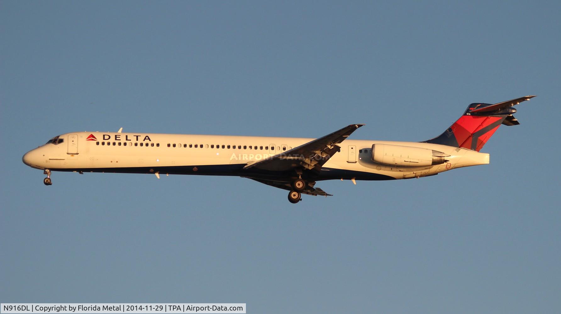 N916DL, 1988 McDonnell Douglas MD-88 C/N 49591, Delta