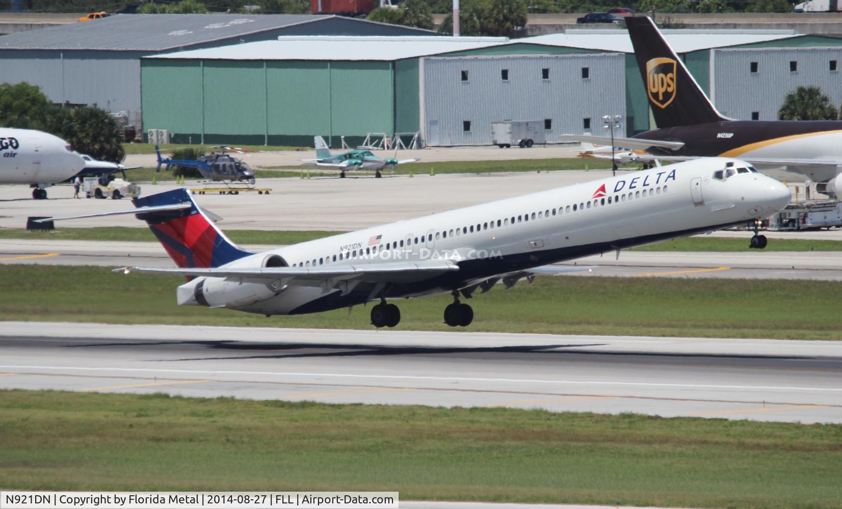 N921DN, 1997 McDonnell Douglas MD-90-30 C/N 53583, Delta