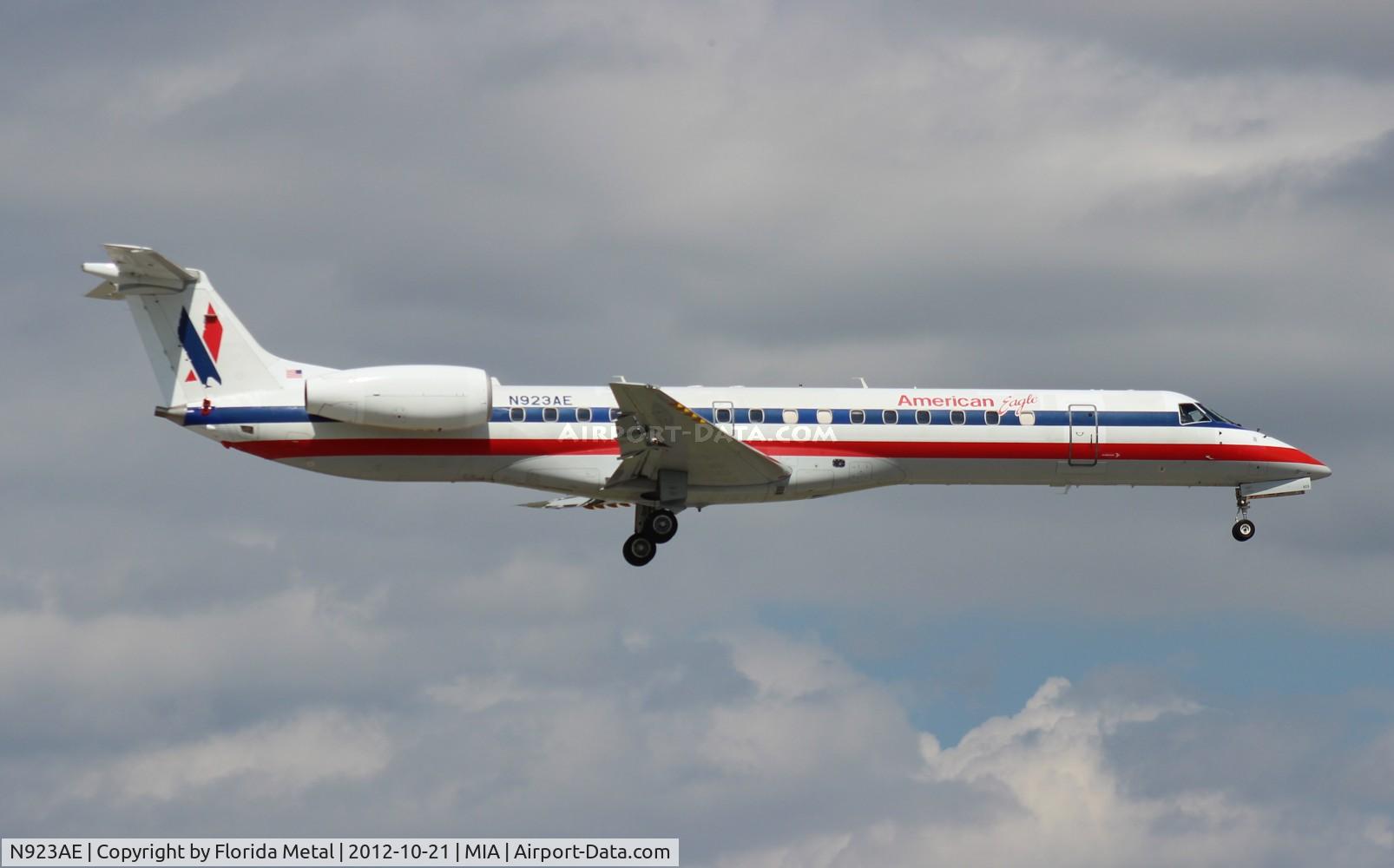 N923AE, 2005 Embraer ERJ-145LR (EMB-145LR) C/N 14500907, Eagle