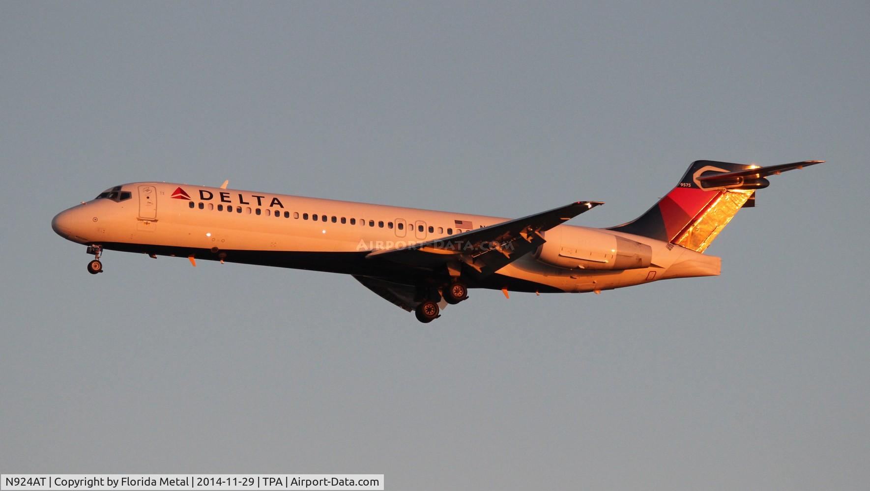 N924AT, 2000 Boeing 717-200 C/N 55080, Delta