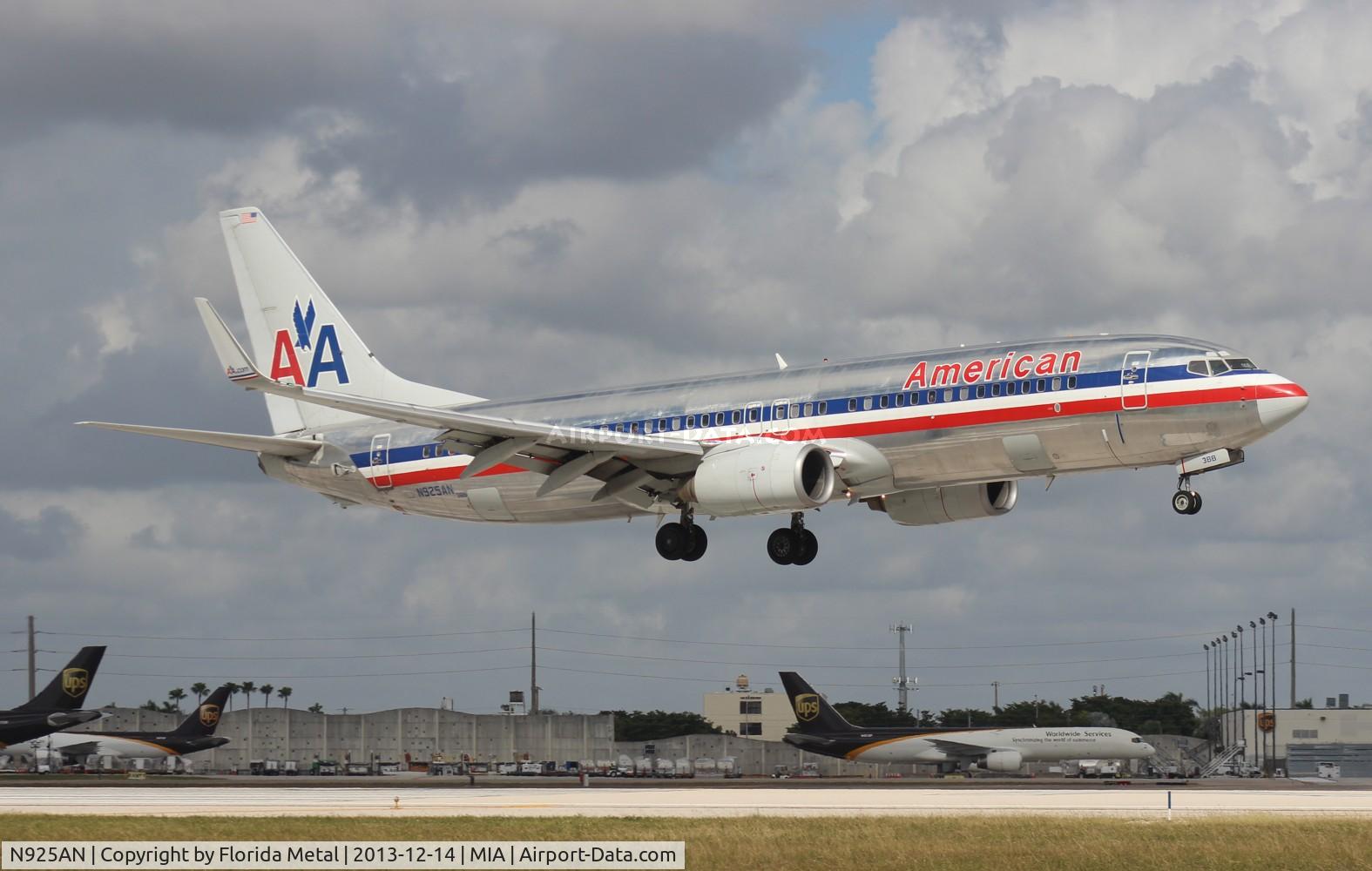 N925AN, 1999 Boeing 737-823 C/N 29526, American