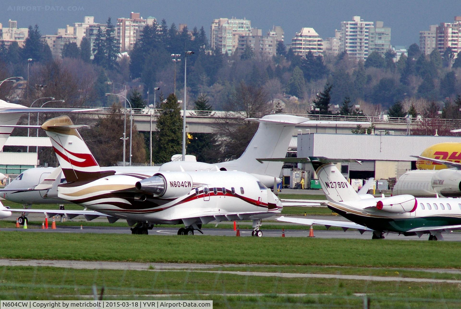 N604CW, 2000 Bombardier Challenger 604 (CL-600-2B16) C/N 5455, Busy day at YVR