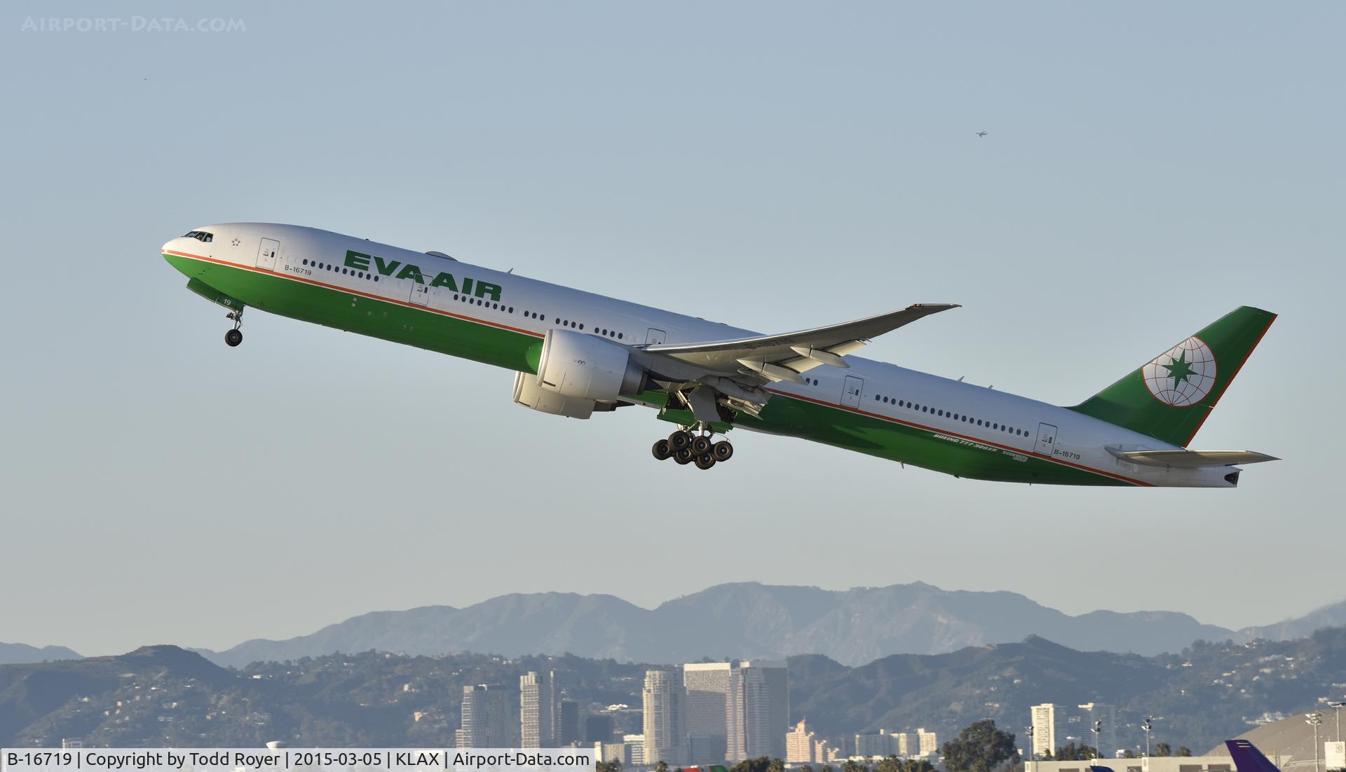 B-16719, 2014 Boeing 777-36N/ER C/N 42103, Departing LAX on 25R