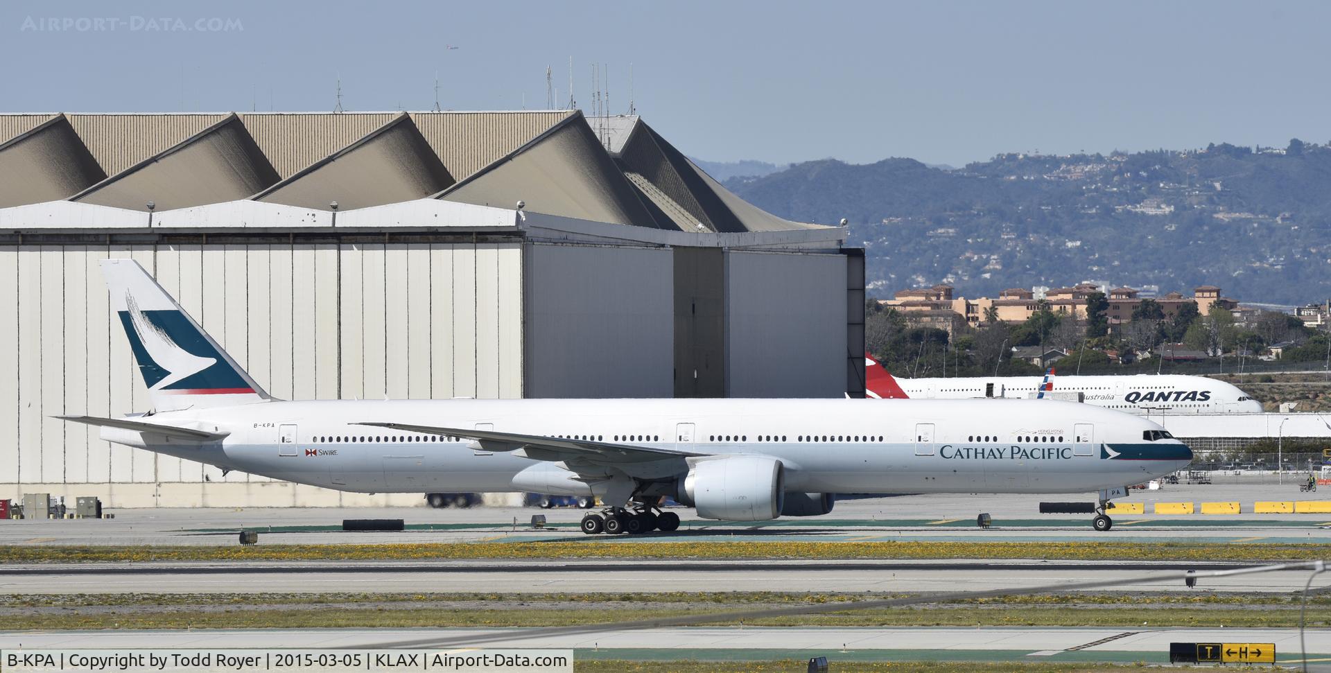 B-KPA, 2007 Boeing 777-367/ER C/N 36154, Taxiing to gate at LAX