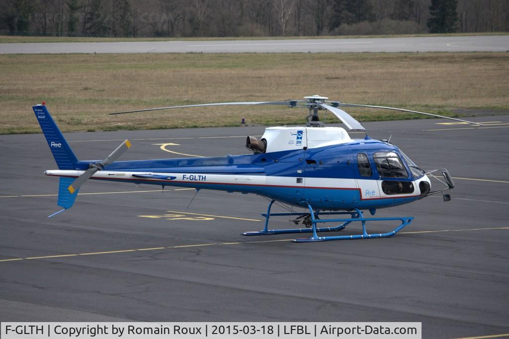 F-GLTH, Eurocopter AS-350B-2 Ecureuil C/N 2701, Parked