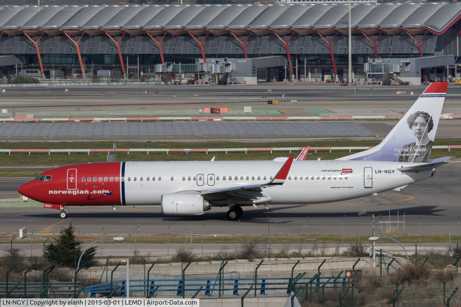 LN-NGY, 2014 Boeing 737-8JP C/N 41126, Taxying for departure