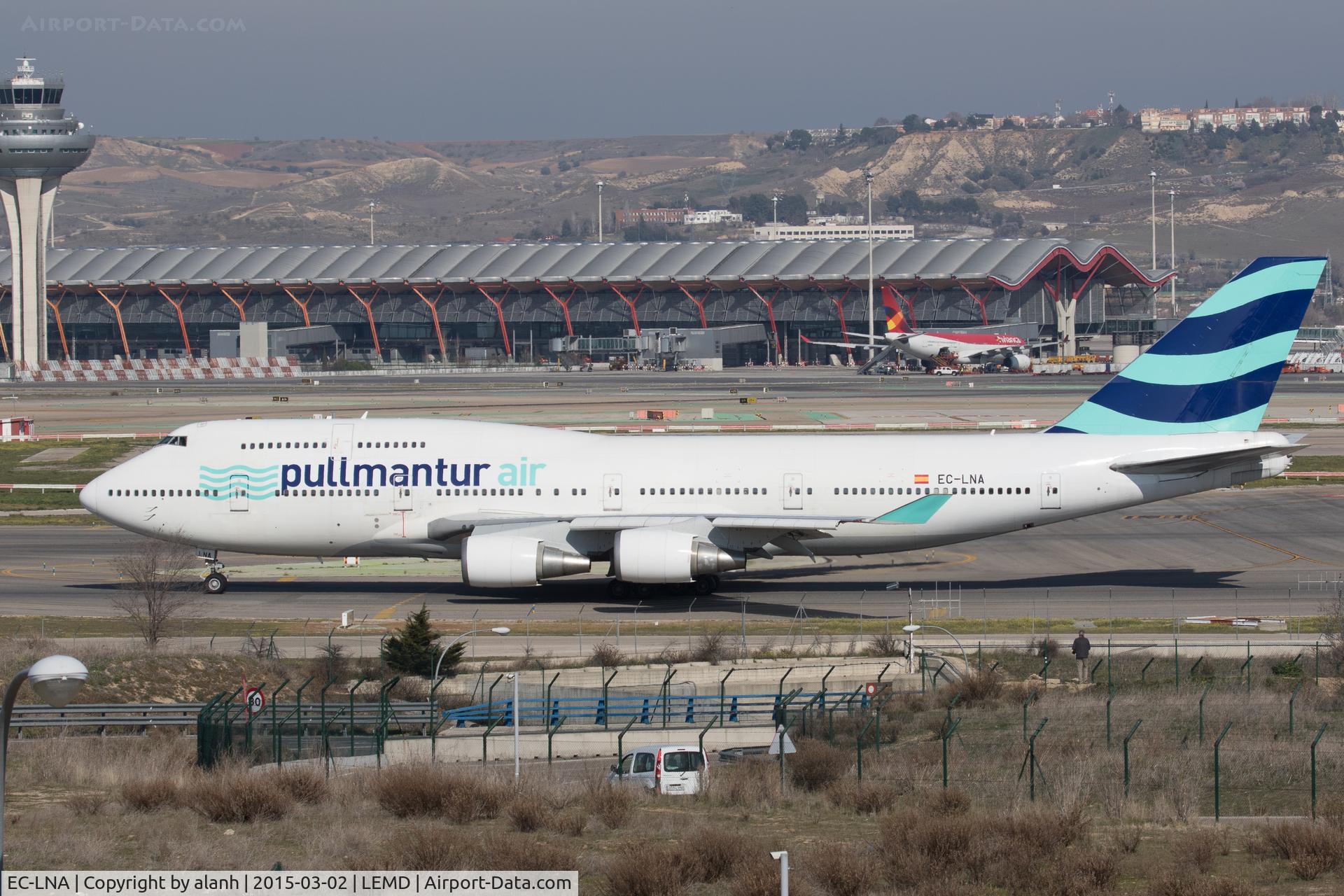 EC-LNA, 1992 Boeing 747-446 C/N 26346, Taxying for departure
