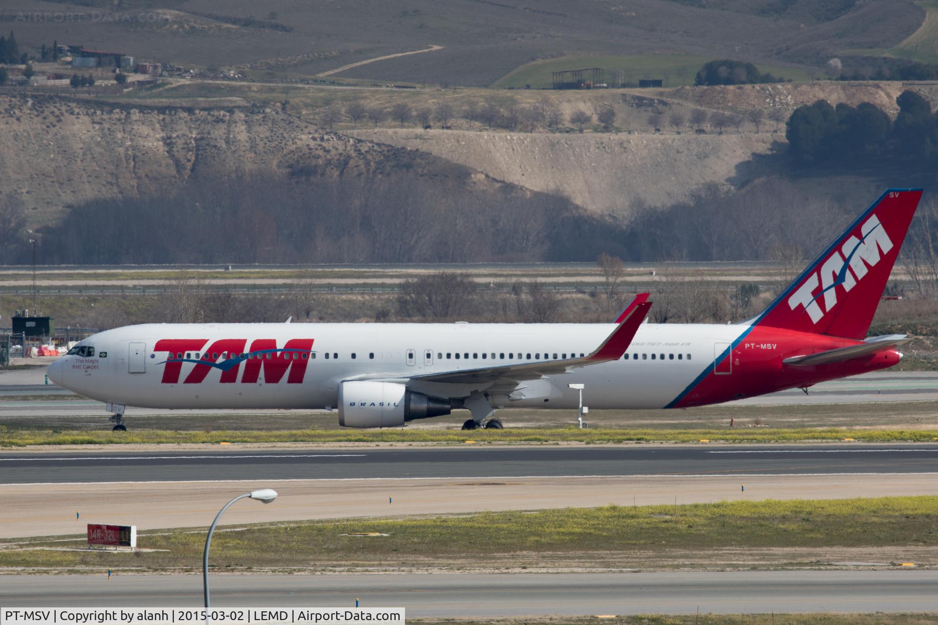 PT-MSV, 2012 Boeing 767-316/ER C/N 40593, Taxying to the terminal