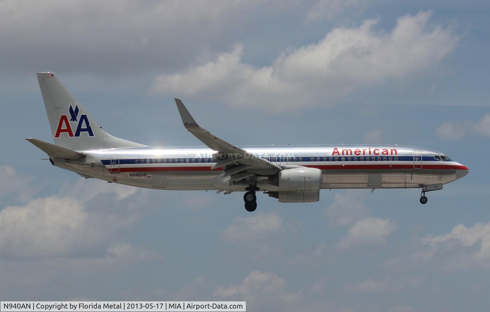 N940AN, 2000 Boeing 737-823 C/N 30598, American