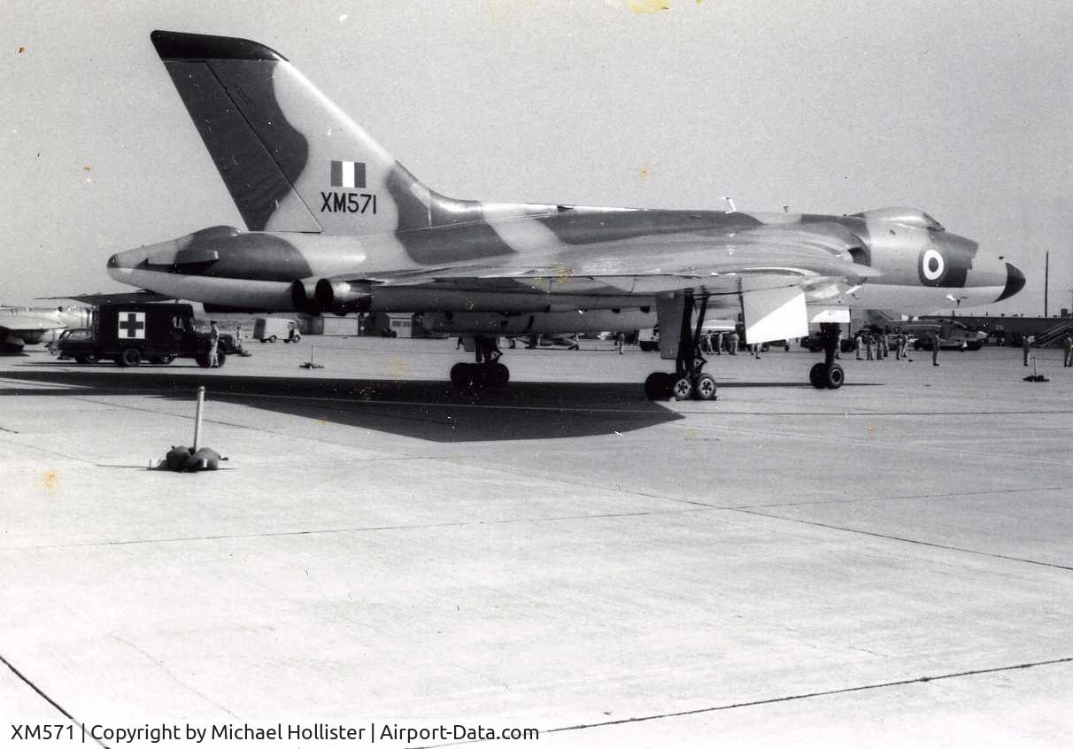 XM571, 1963 Avro Vulcan B.2 C/N Set 52, XM571 visit to Webb AFB, Texas