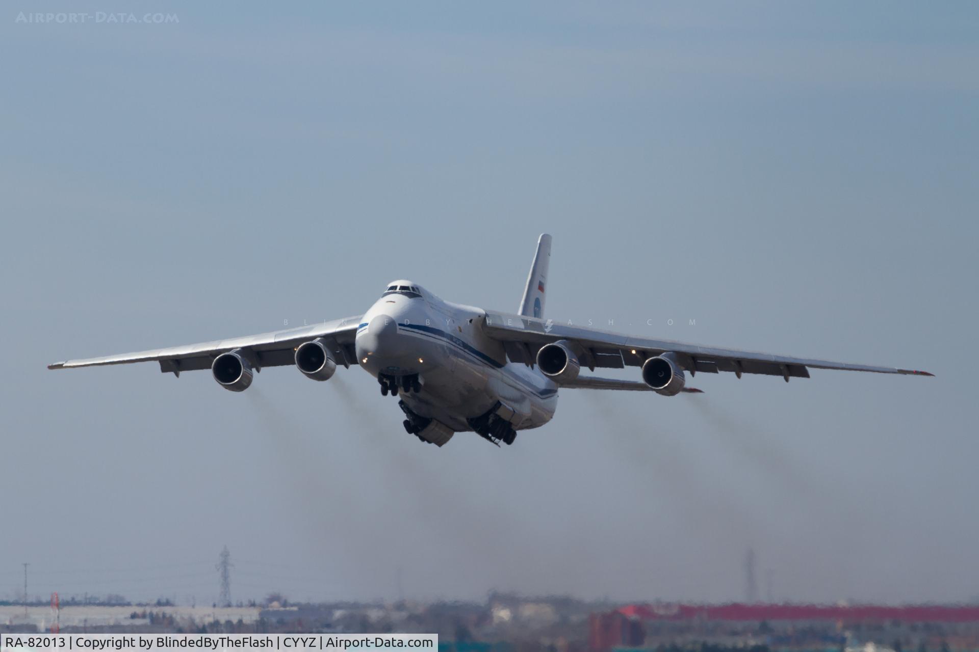 RA-82013, 1987 Antonov An-124-100 Ruslan C/N 9773053732033, Departing 05 at Toronto Pearson