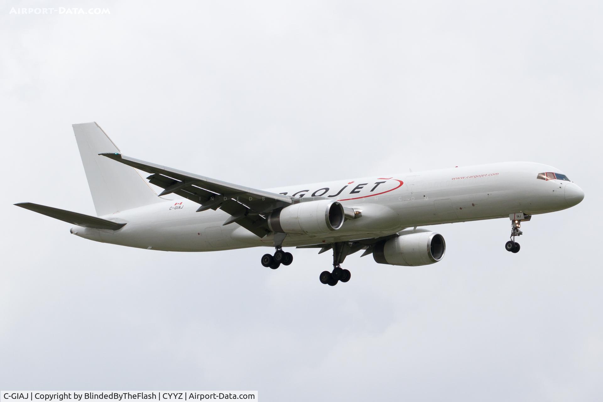 C-GIAJ, 1987 Boeing 757-28A C/N 23767, Short final for runway 15L at Toronto Pearson
