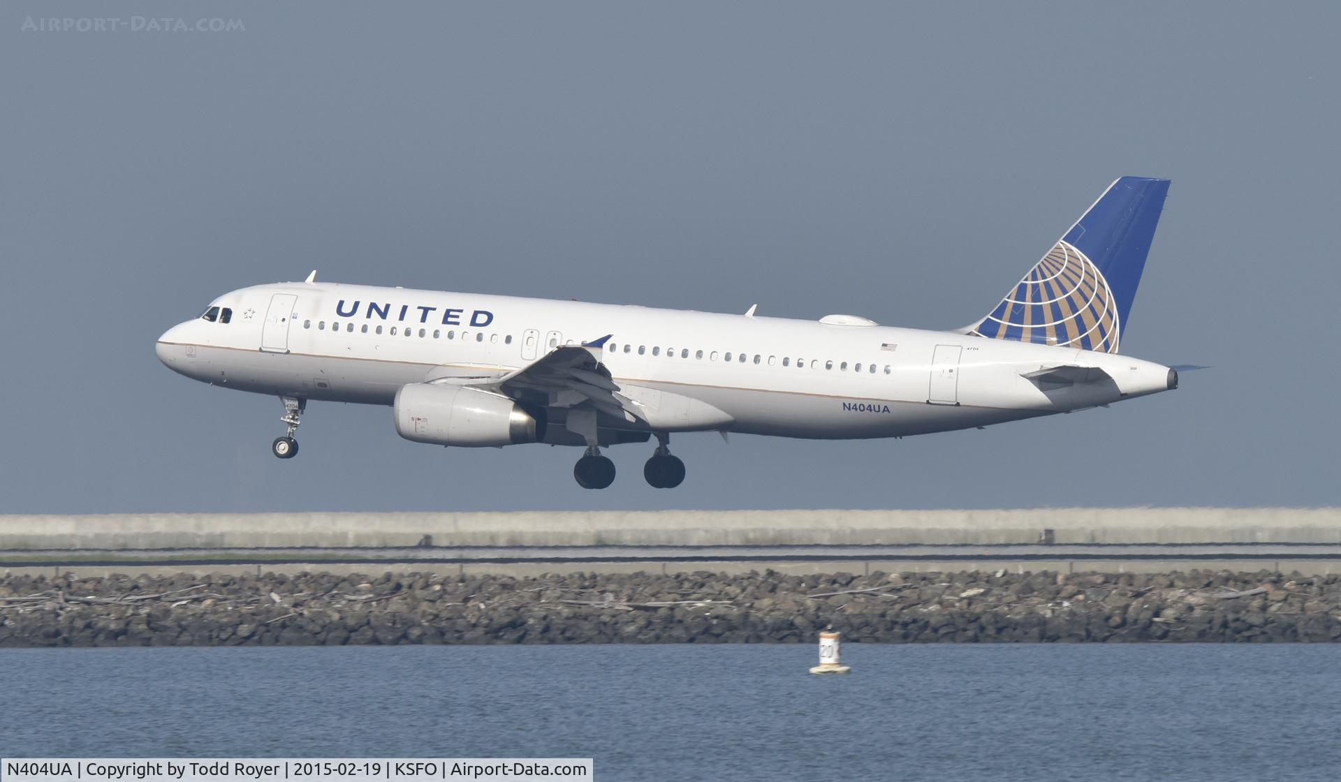 N404UA, 1993 Airbus A320-232 C/N 450, Landing at SFO