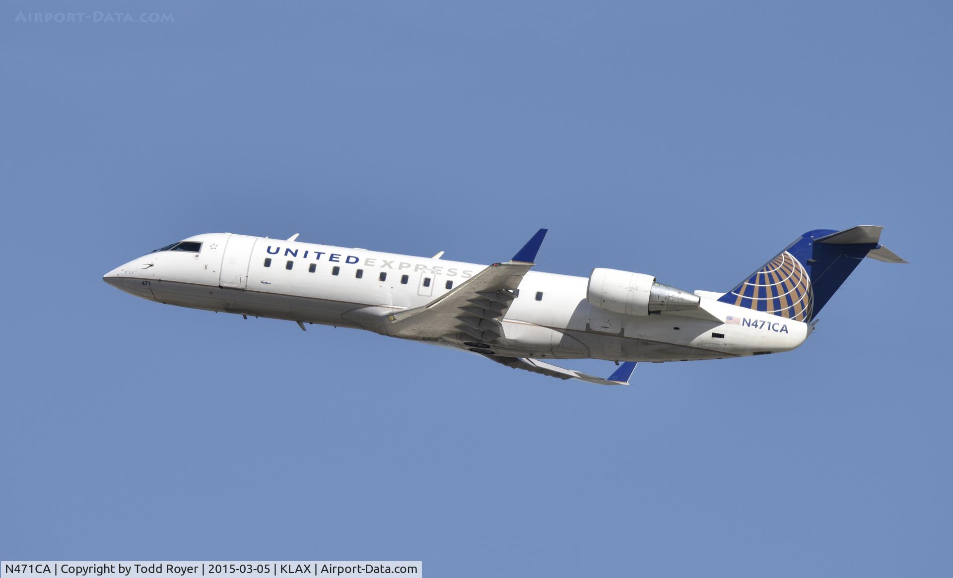 N471CA, 2002 Bombardier CRJ-200ER (CL-600-2B19) C/N 7655, Departing LAX on 25R