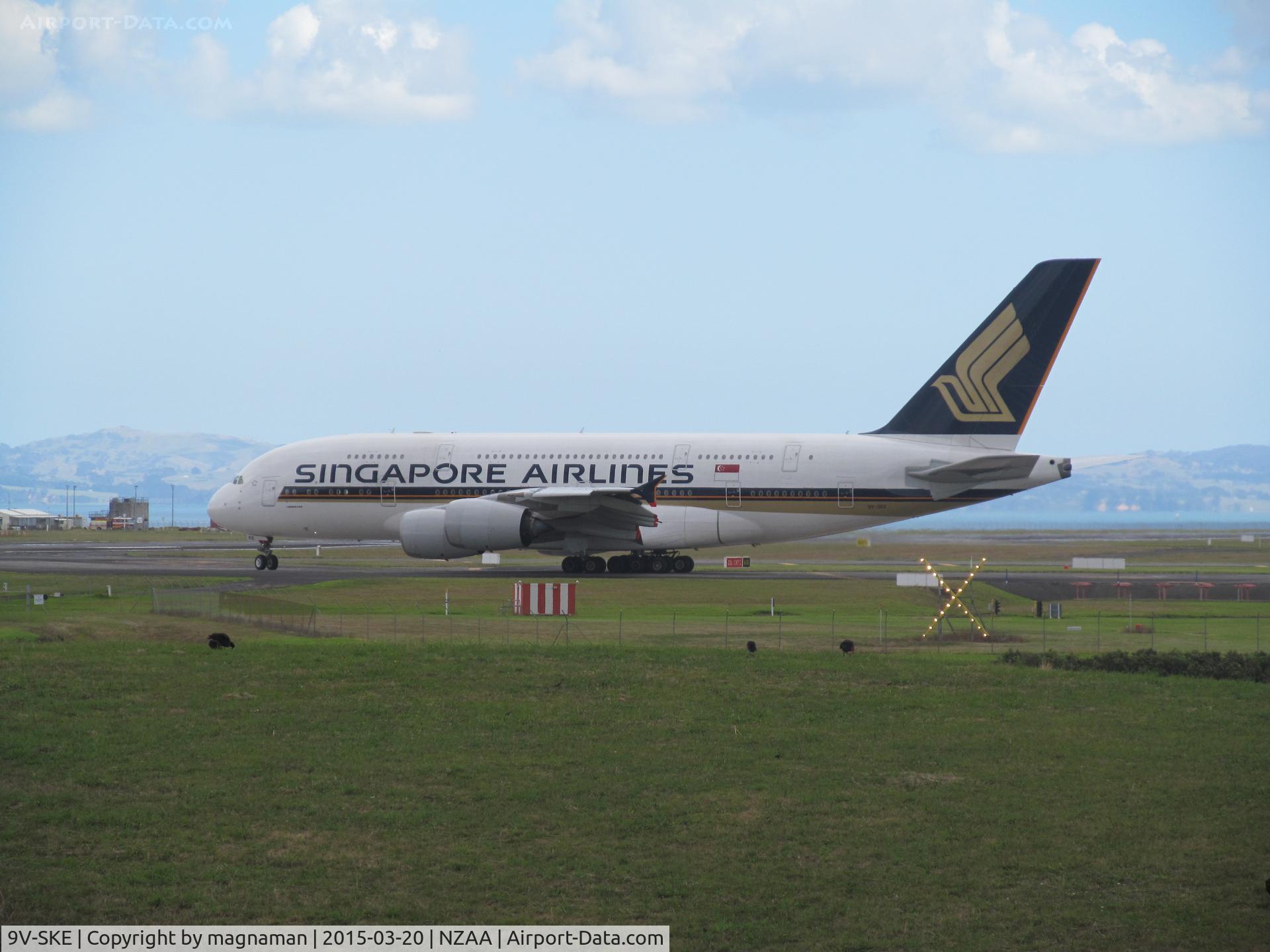 9V-SKE, 2007 Airbus A380-841 C/N 010, turning onto runway