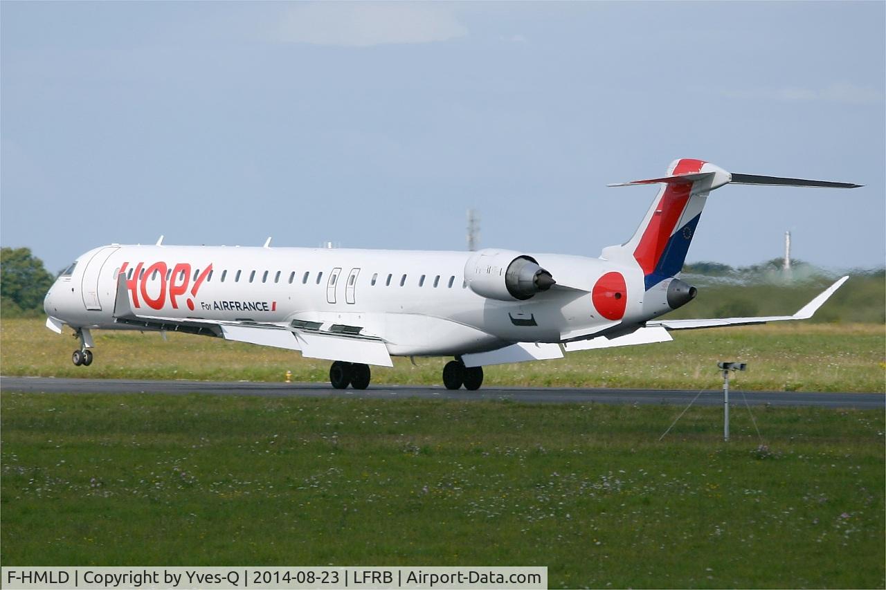 F-HMLD, 2010 Bombardier CRJ-1000EL NG (CL-600-2E25) C/N 19007, Bombardier CRJ-1000, Landing rwy 25L, Brest-Bretagne Airport (LFRB-BES)