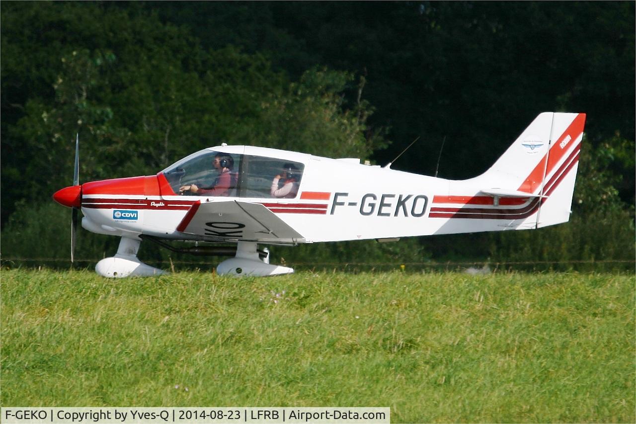 F-GEKO, Robin DR-400-120 Dauphin C/N 1740, Robin DR-400-120 Dauphin, Landing rwy 25L, Brest-Bretagne airport (LFRB-BES)