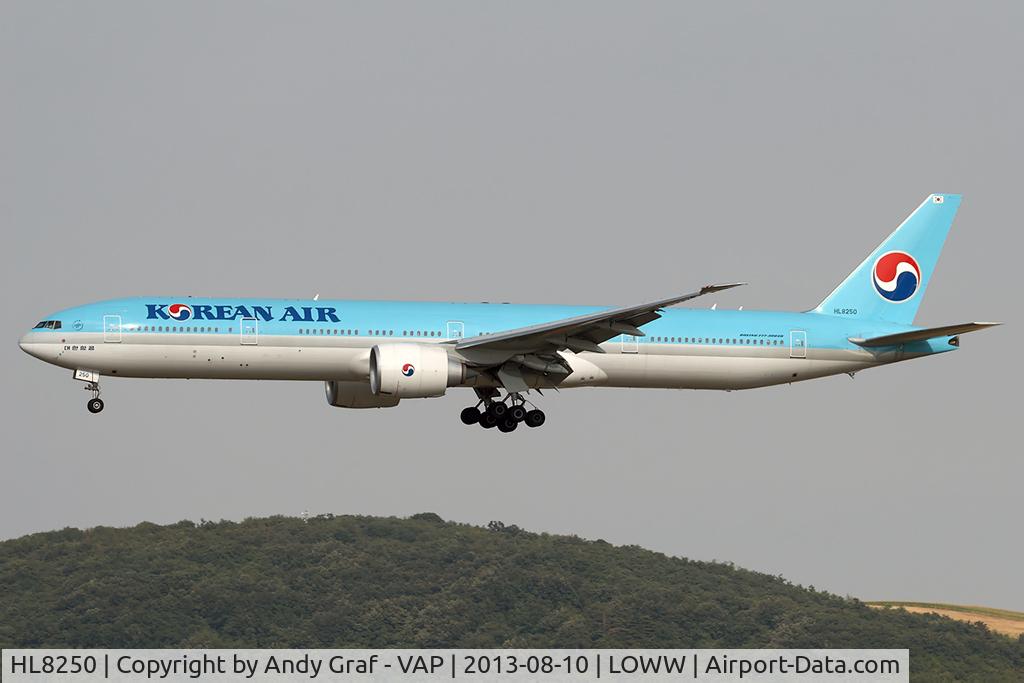 HL8250, 2012 Boeing 777-3B5/ER C/N 37650, Korean Air B777-300