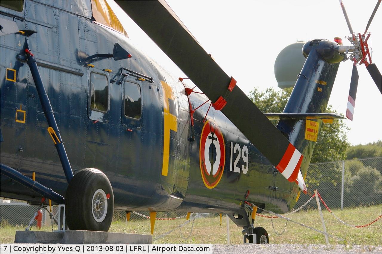 7, Sikorsky HSS-1 Seabat C/N SA50, Sikorsky HSS-1, Preserved at the gate of Naval school, Lanvéoc-Poulmic Naval Air Base (LFRL)