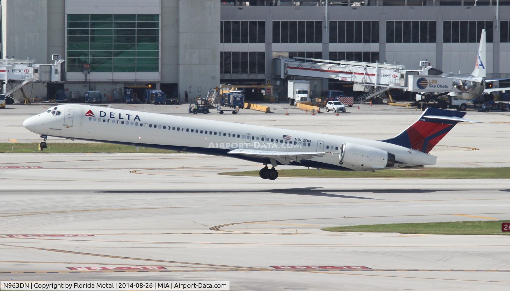 N963DN, 1998 McDonnell Douglas MD-90-30 C/N 53533, Delta