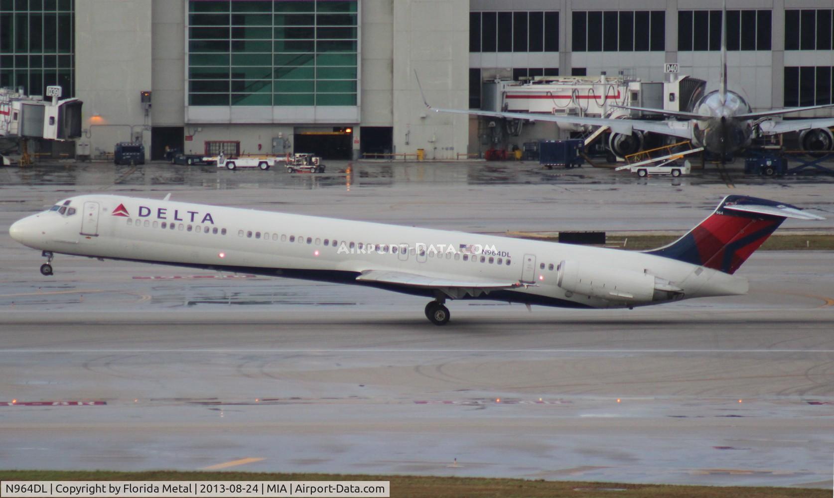 N964DL, 1990 McDonnell Douglas MD-88 C/N 49983, Delta