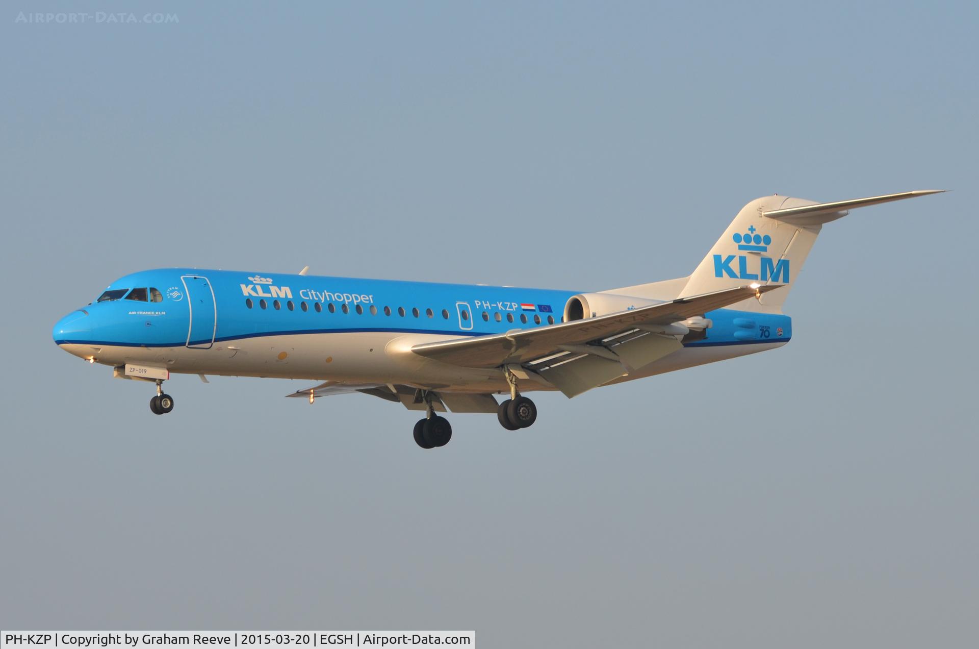 PH-KZP, 1995 Fokker 70 (F-28-0070) C/N 11539, Landing at Norwich in KLM's new colour scheme.