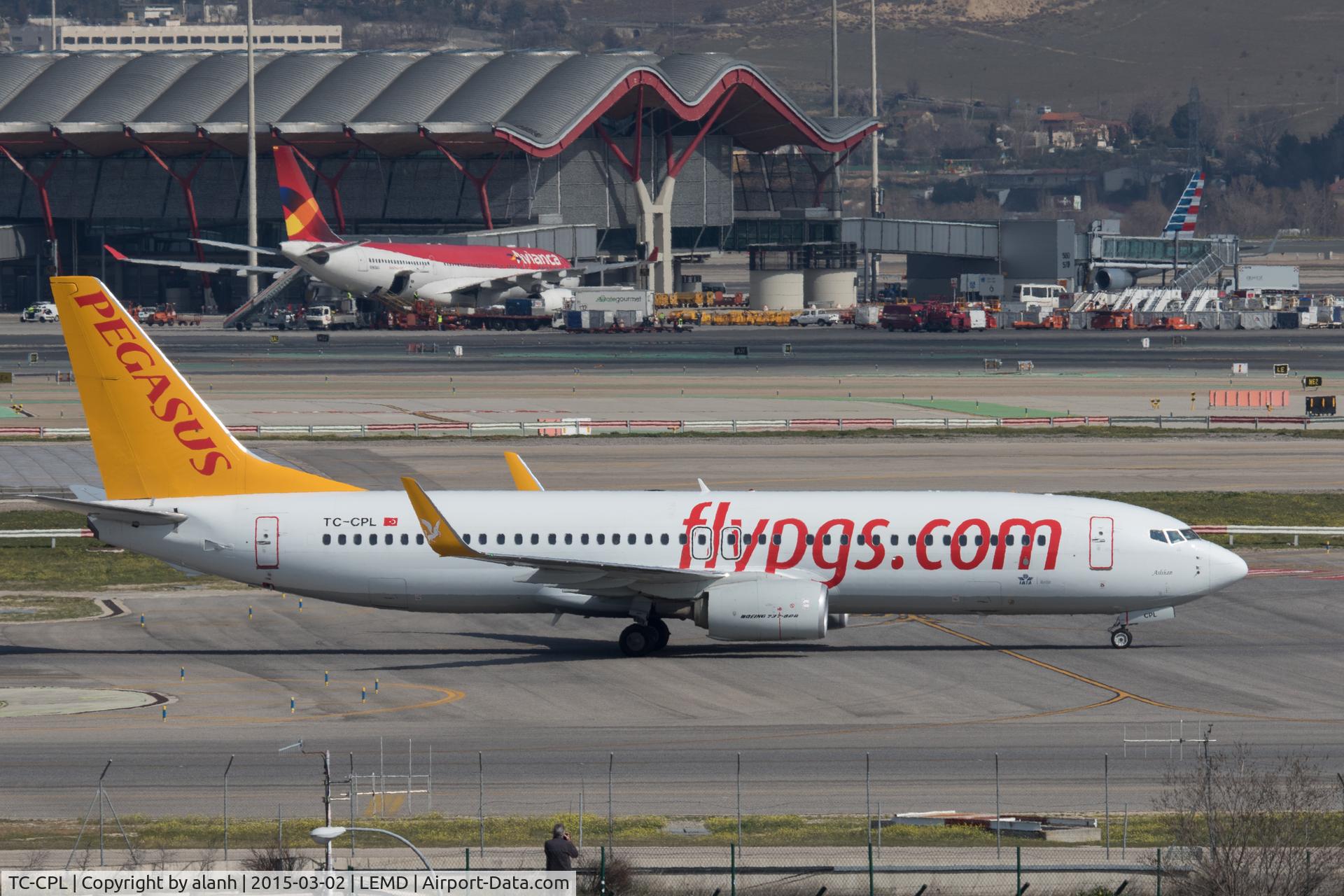 TC-CPL, 2014 Boeing 737-82R C/N 40010, Taxying after arrival