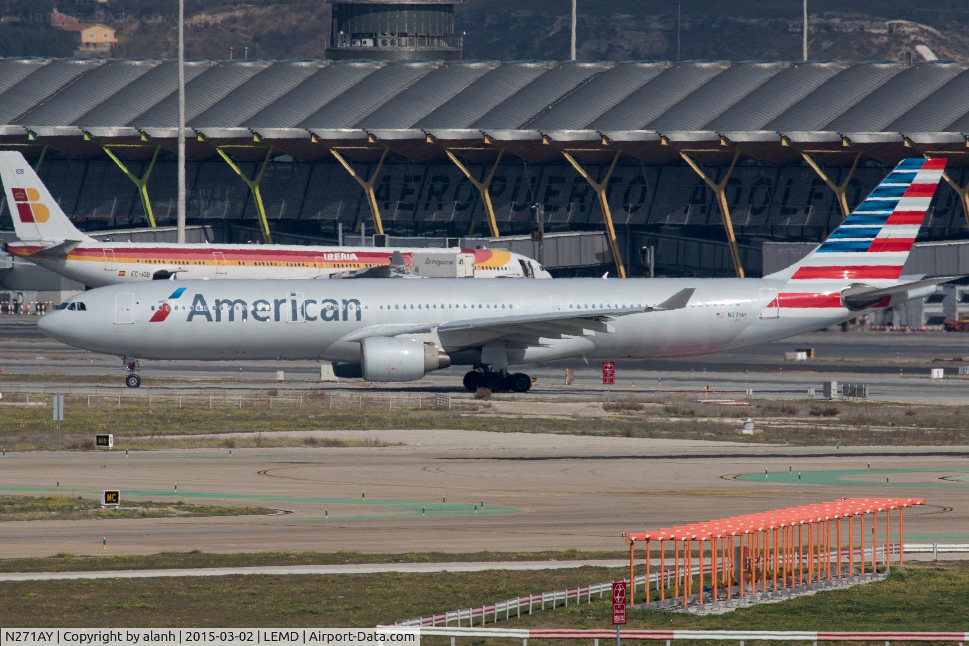 N271AY, 2000 Airbus A330-323 C/N 0323, Taxying for departure