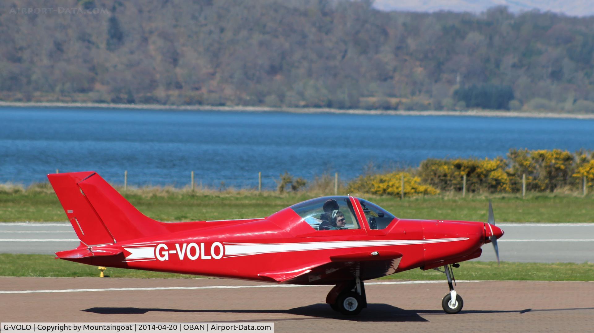 G-VOLO, 2005 Alpi Aviation Pioneer 300 C/N PFA 330-14389, Arriving at the parking area