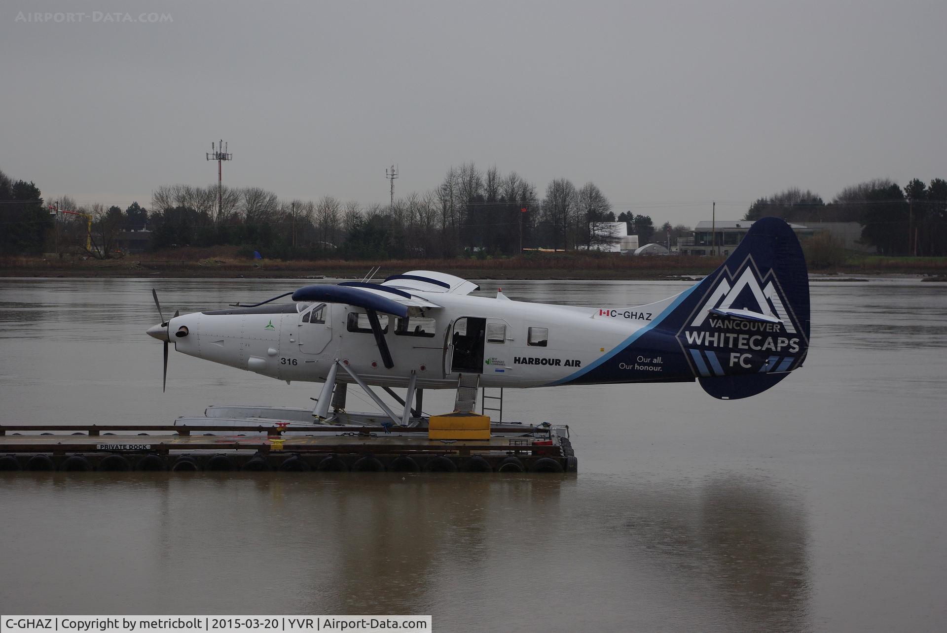 C-GHAZ, 1953 De Havilland Canada DHC-3 Otter C/N 19, Awaiting boarding on a wet day.