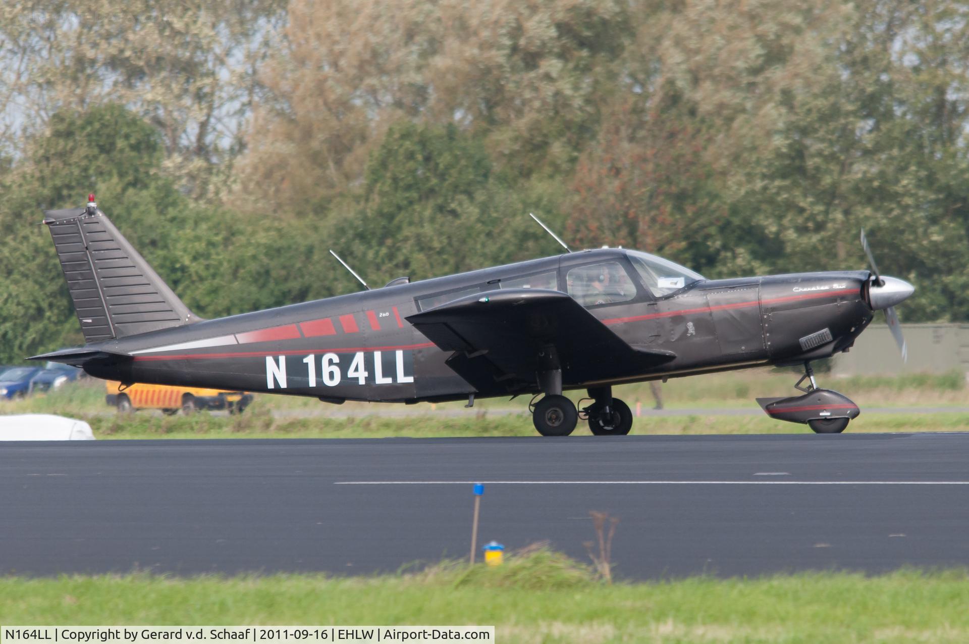 N164LL, Piper PA-32-260 Cherokee Six C/N 32-714, Leeuwarden, KLu open dagen 2011