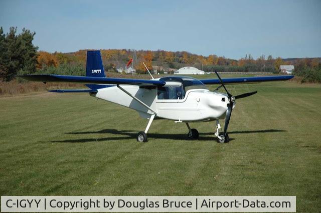C-IGYY, 2001 Skycraft ARV Super 2 C/N CAN-002, ARV Super2 at Hawke Field near Oshawa, Ontario, Canada