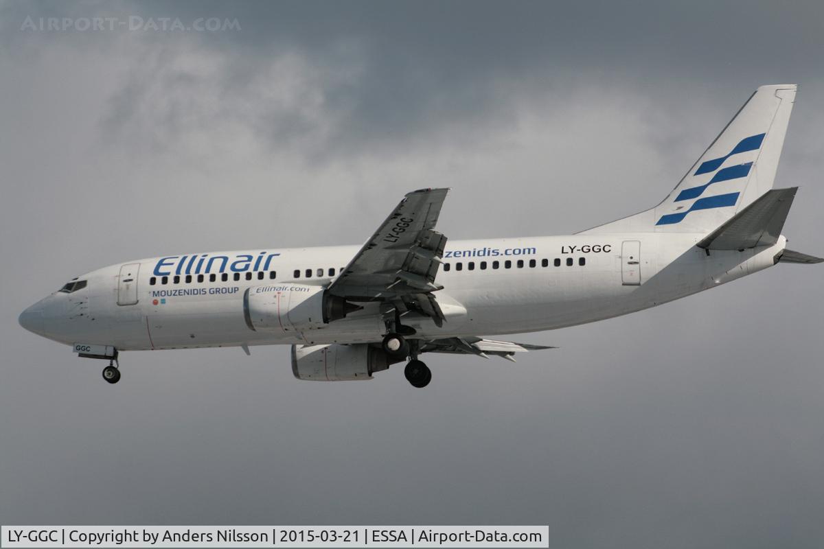 LY-GGC, 1990 Boeing 737-3Q8 C/N 24492, On short final runway 01L.