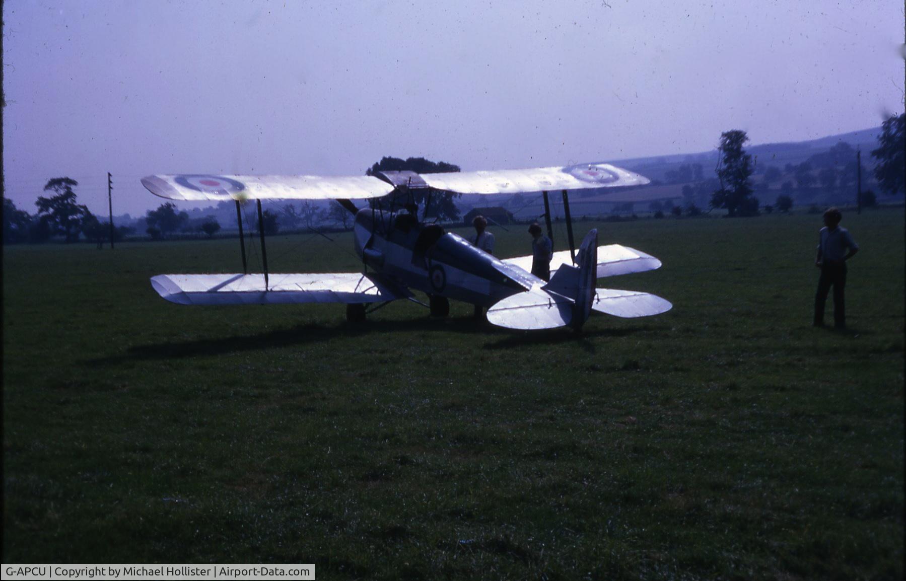 G-APCU, 1940 De Havilland DH-82A Tiger Moth II C/N 82535, On location in N. Yorks for YTV production 