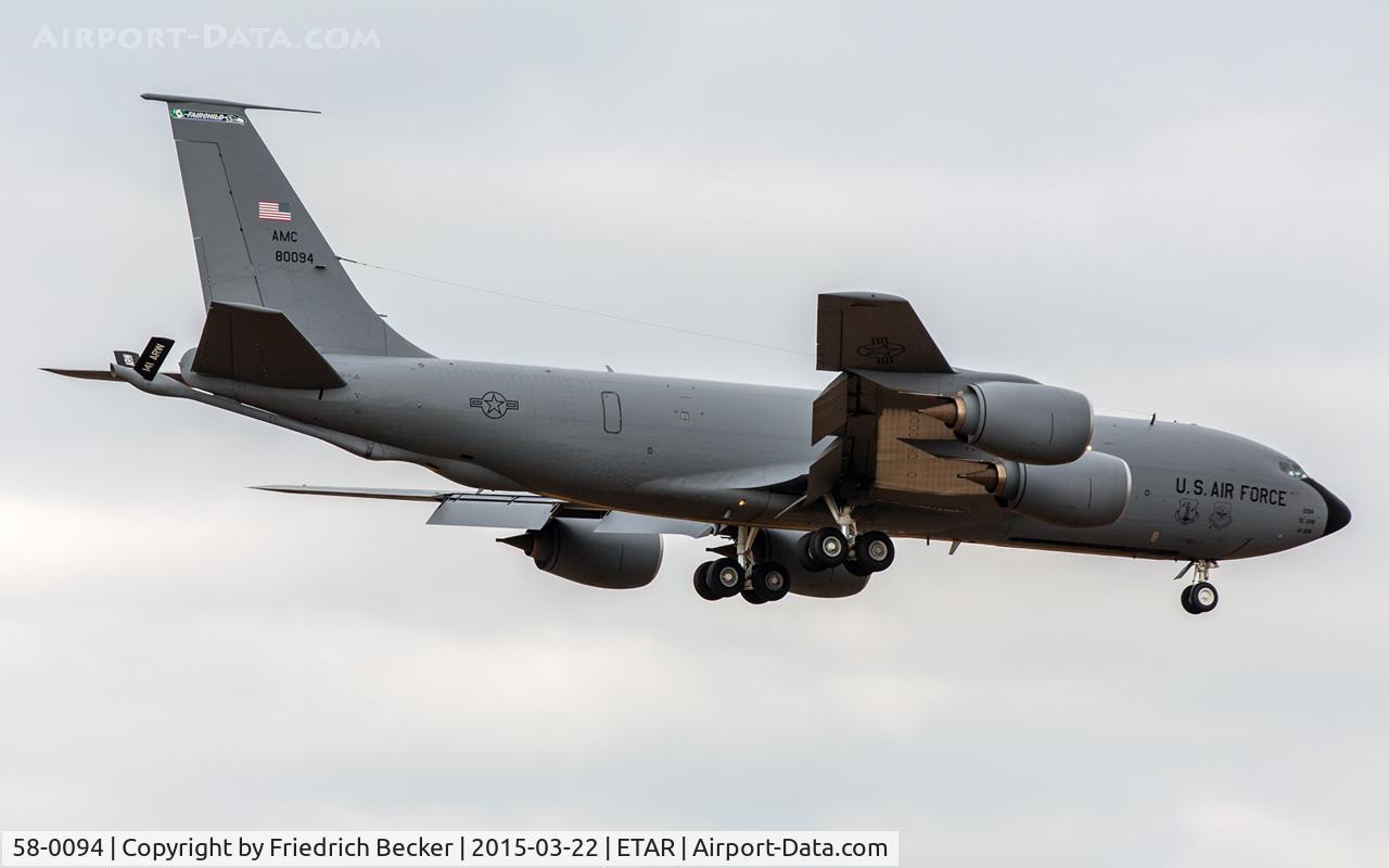 58-0094, 1958 Boeing KC-135T Stratotanker C/N 17839, on final RW08