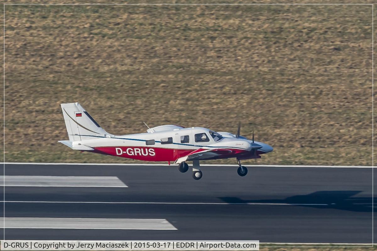 D-GRUS, 2000 Piper PA-34-220T Seneca C/N 3449161, Piper PA-34-220T