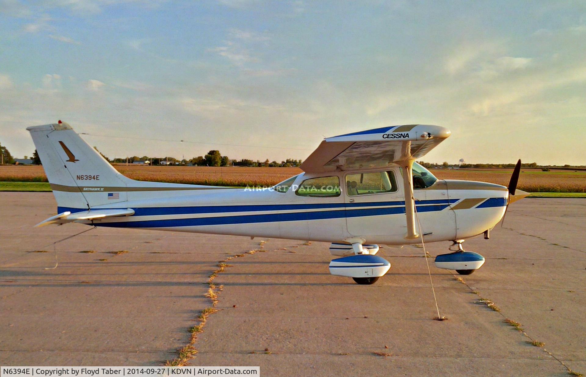 N6394E, 1978 Cessna 172N C/N 17272014, On the ramp