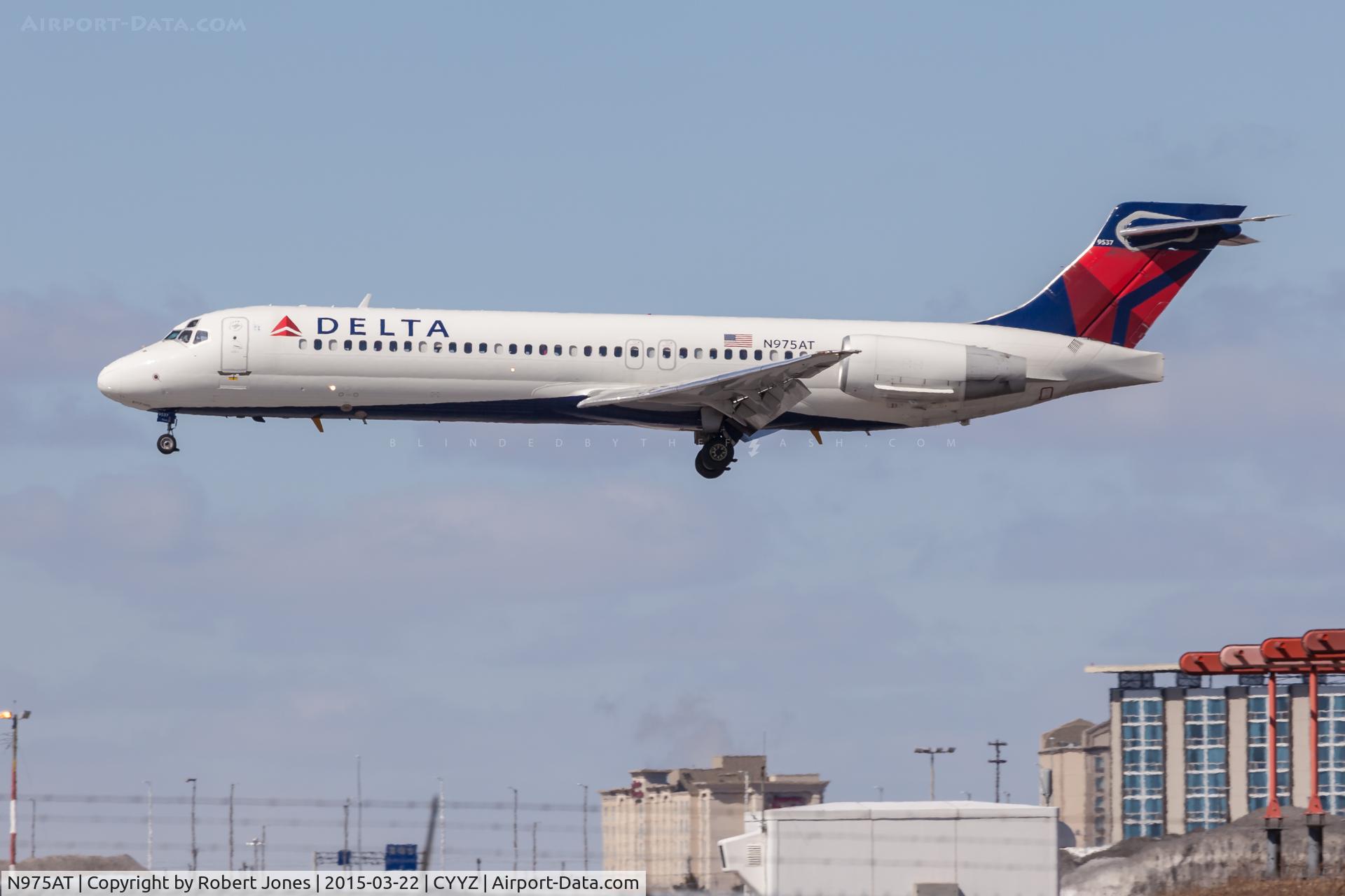 N975AT, 2002 Boeing 717-200 C/N 55035, Landing 24R at Toronto Pearson