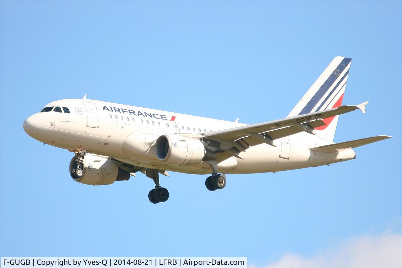 F-GUGB, 2003 Airbus A318-111 C/N 2059, Airbus A318-111, Short approach rwy 25L, Brest-Bretagne airport (LFRB-BES)
