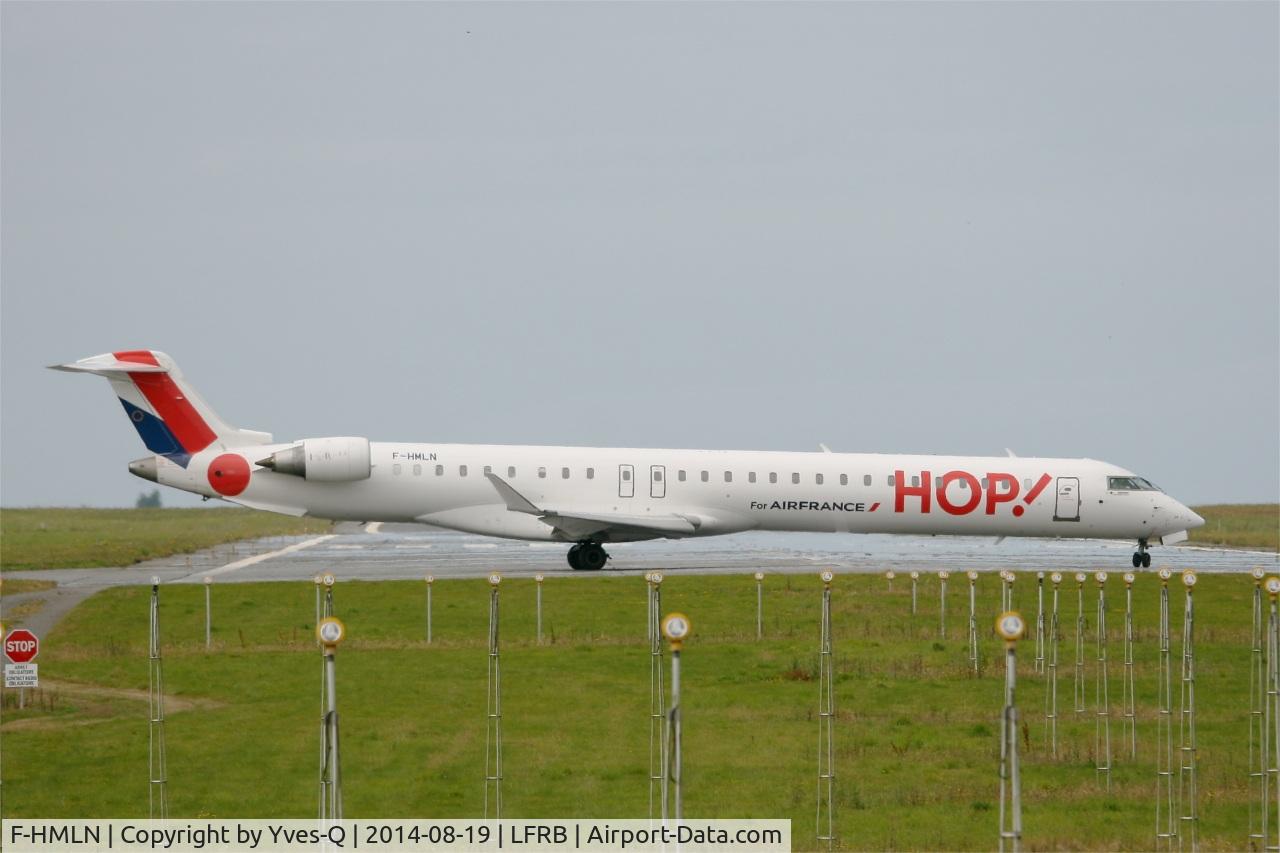 F-HMLN, 2012 Bombardier CRJ-1000EL NG (CL-600-2E25) C/N 19024, Canadair Regional Jet CRJ-1000, Linning up prior take off rwy 25L, Brest-Bretagne Airport (LFRB-BES)