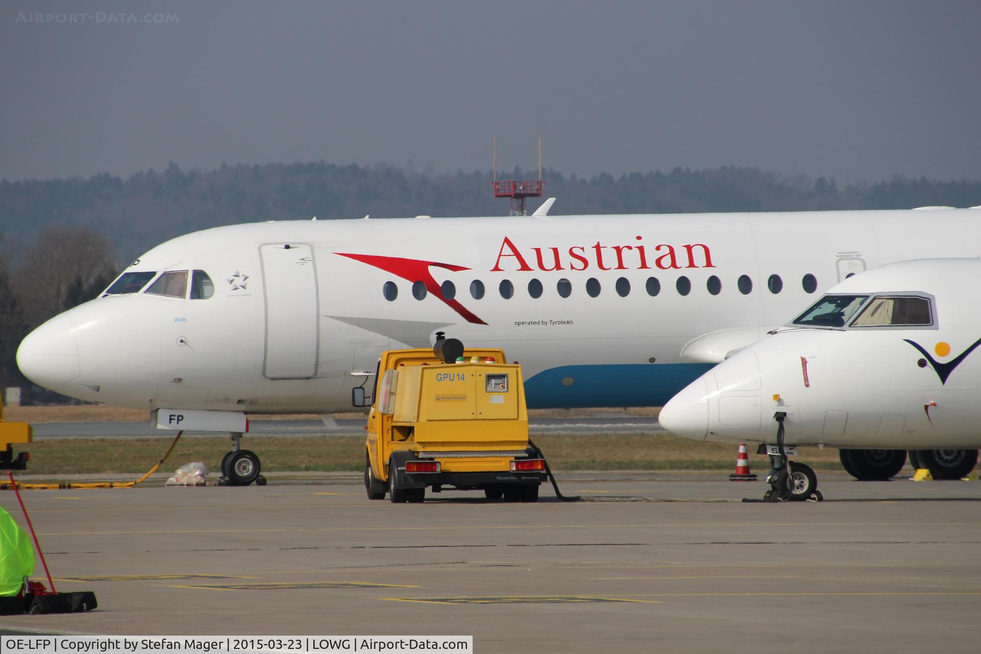OE-LFP, Fokker 70 (F-28-0070) C/N 11560, Austrian Fokker 70 and Intersky DH8/3 (OE-LSB) @GRZ